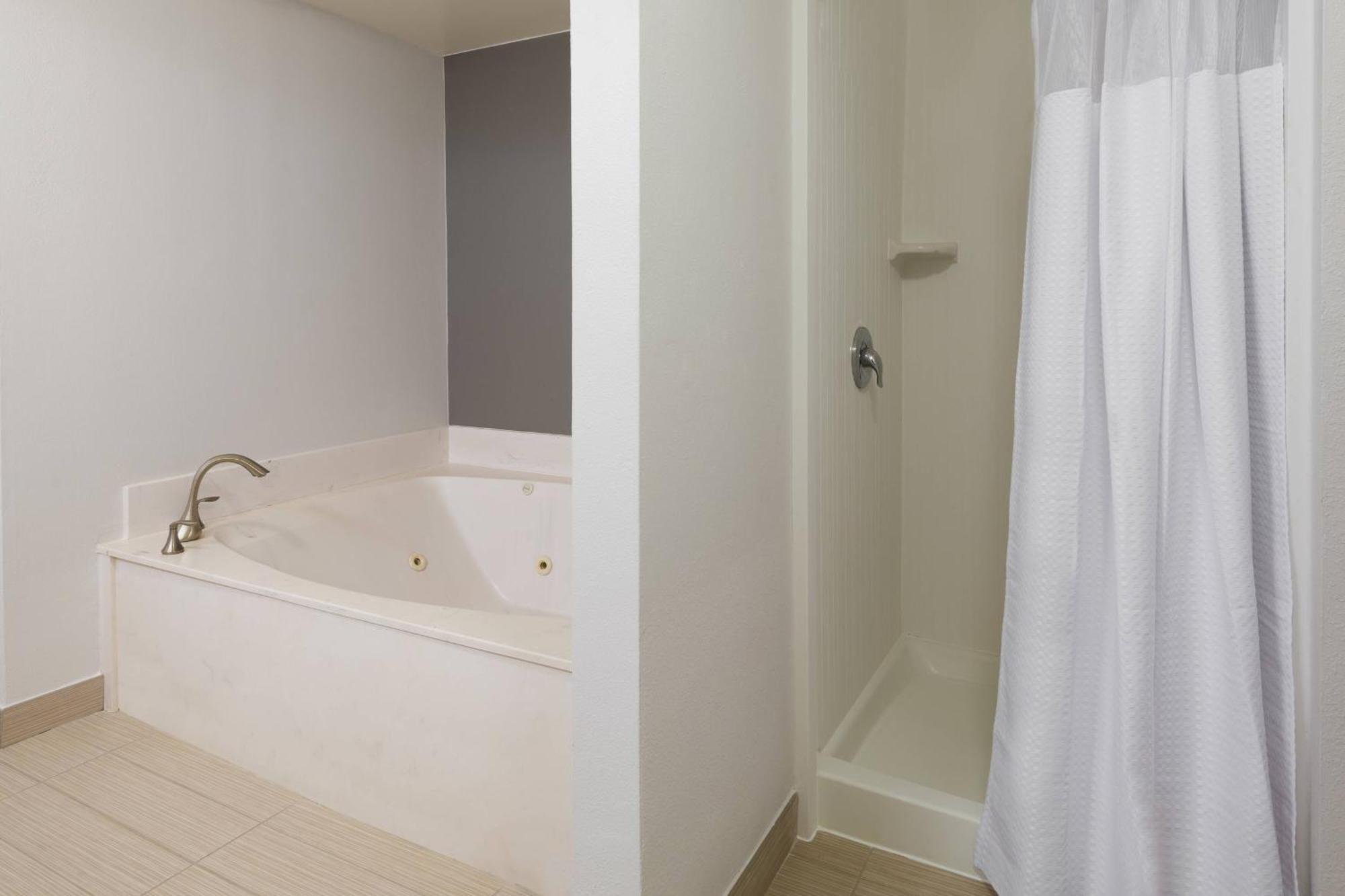 Courtyard By Marriott Wilmington/Wrightsville Beach Exterior photo